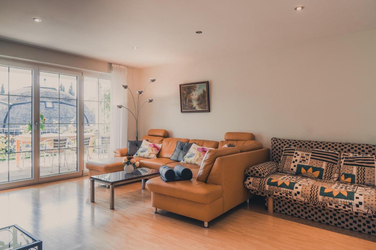 Coraline -koblach, 6-10 P, 3 Schlafzimmer, Kueche, Riesige Terrasse, Parkplatz, Wifi, Stellplatz *