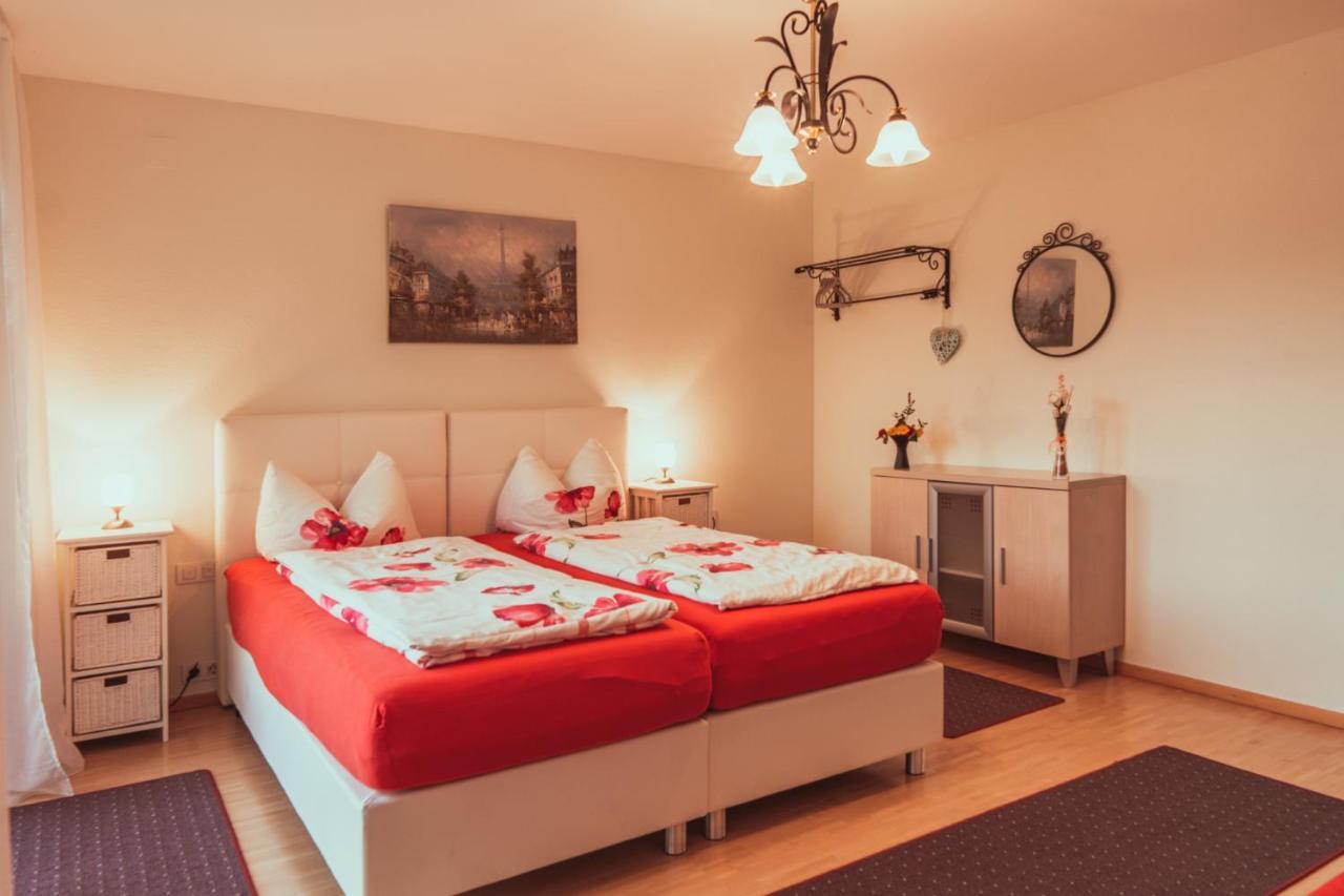 Coraline -koblach, 6-10 P, 3 Schlafzimmer, Kueche, Riesige Terrasse, Parkplatz, Wifi, Stellplatz Koblach