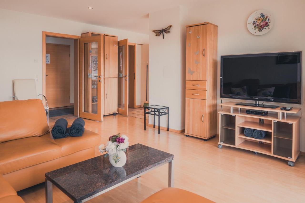 Coraline -koblach, 6-10 P, 3 Schlafzimmer, Kueche, Riesige Terrasse, Parkplatz, Wifi, Stellplatz *