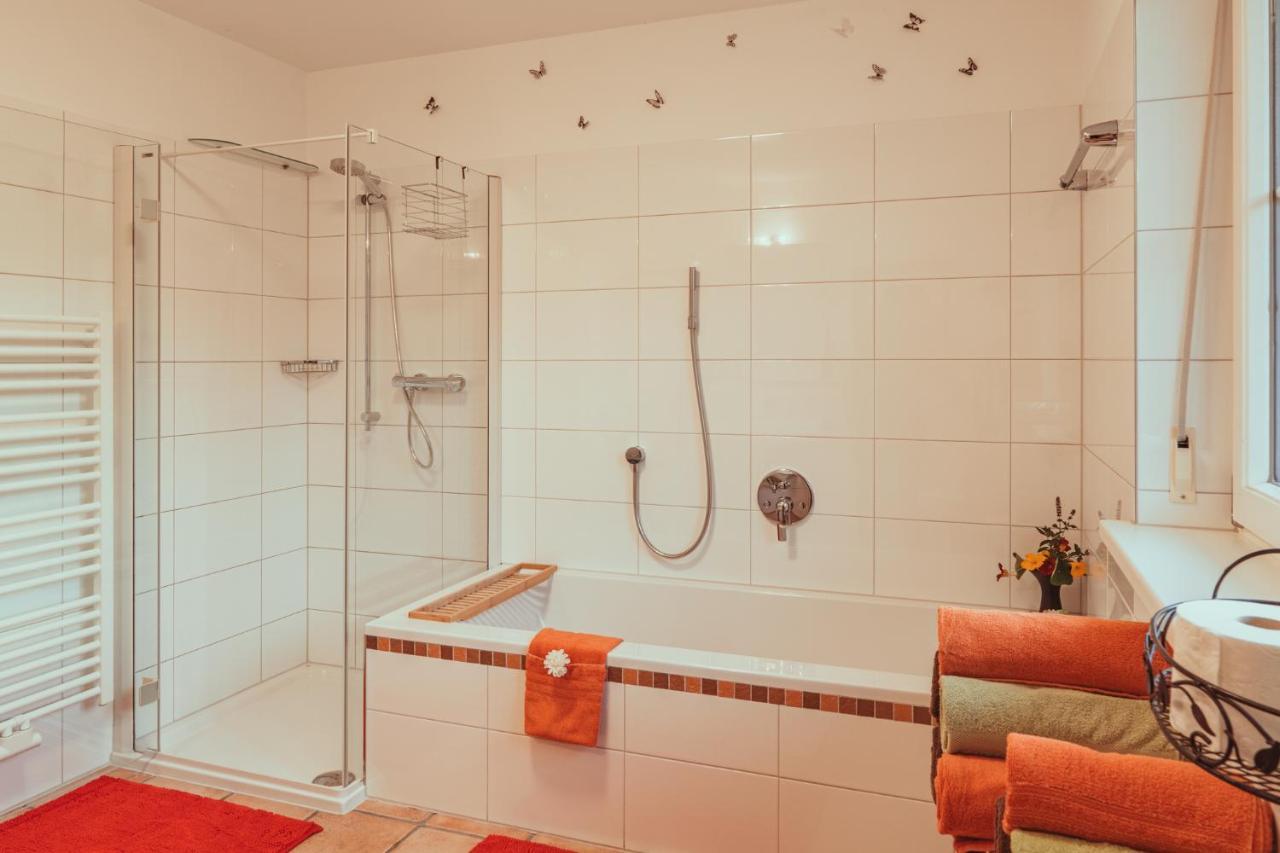 Coraline -koblach, 6-10 P, 3 Schlafzimmer, Kueche, Riesige Terrasse, Parkplatz, Wifi, Stellplatz Apartment
