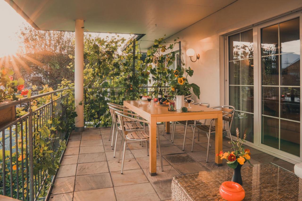 Coraline -koblach, 6-10 P, 3 Schlafzimmer, Kueche, Riesige Terrasse, Parkplatz, Wifi, Stellplatz *