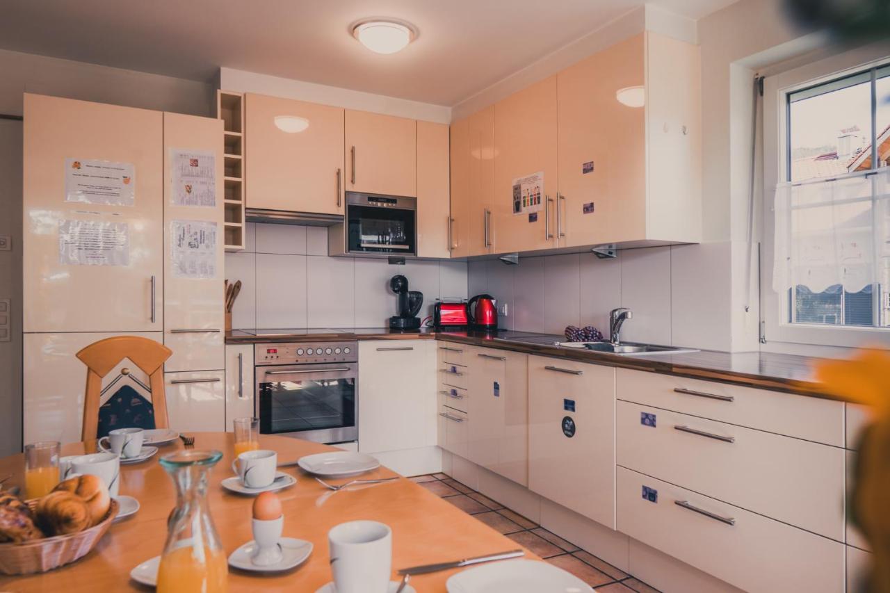 Coraline -koblach, 6-10 P, 3 Schlafzimmer, Kueche, Riesige Terrasse, Parkplatz, Wifi, Stellplatz